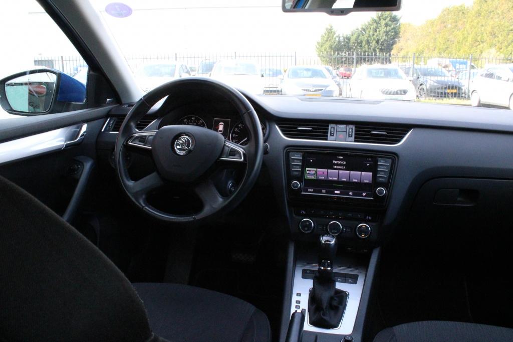 Skoda Octavia combi elegance business 1.4 tsi grt eleg bns