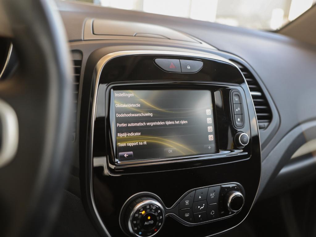 Renault Captur 1.3 tce 150pk intens automaat | panoramadak | trekhaak | nav