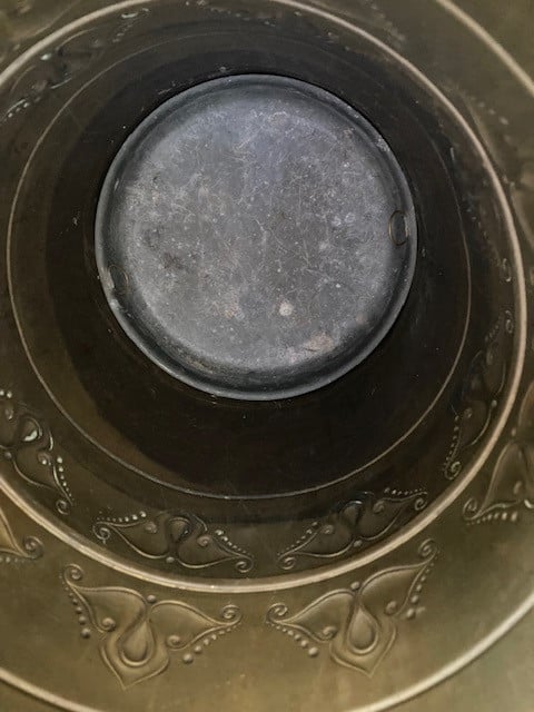 Te koop in Terneuzen grote koperen paraplubak mooi bewerkt.