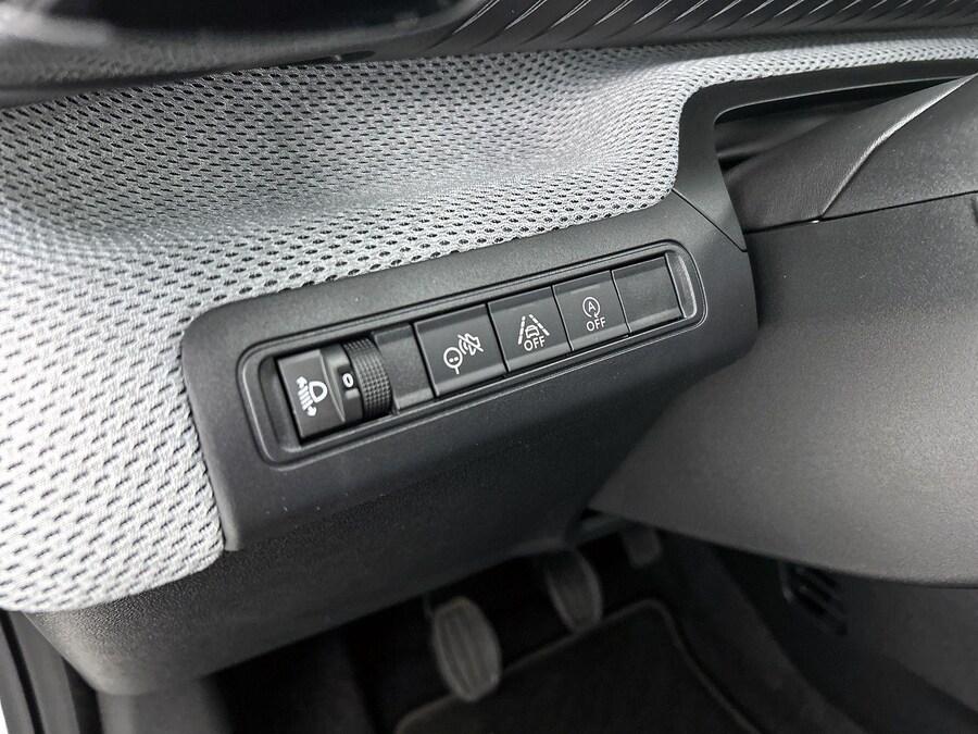 Citroen C3 turbo 100pk plus | rijklaar | apple carplay | 17" wielen | dakra