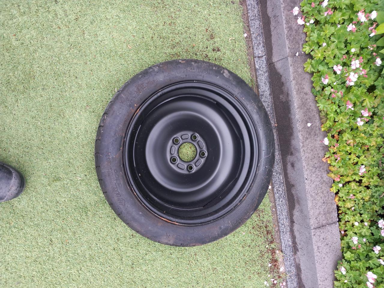 Thuiskomer  velg+ band