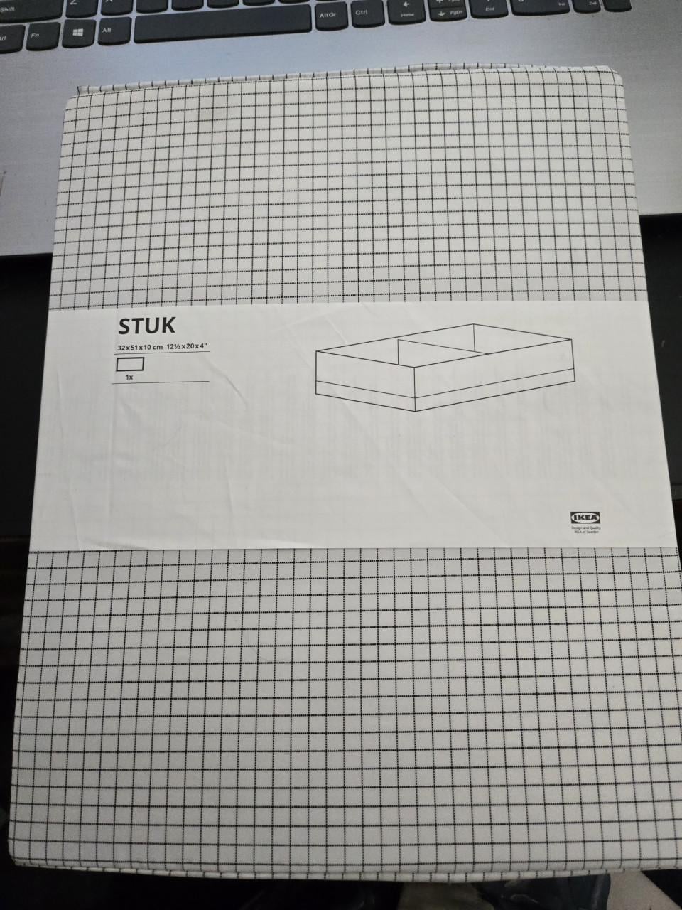 IKEA STUK doos met vakken in de kleur wit/zwart en het formaat 32x51x10 cm