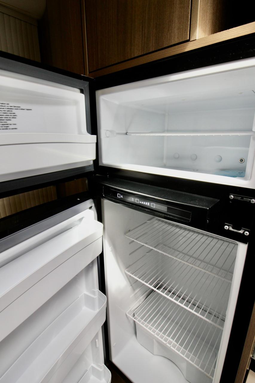 Chausson Welcome 625 (Vast bed + Hefbed, zeer netjes, Euro 5)