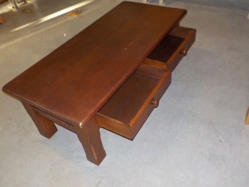 Massief eiken salontafel in goede staat