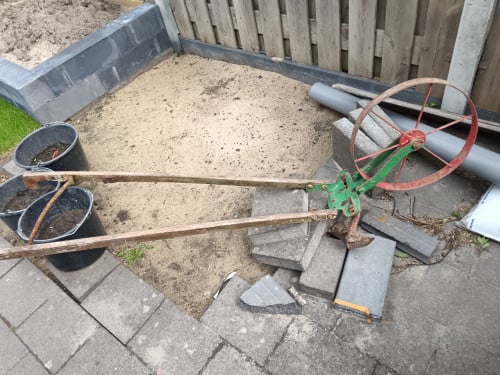 Oud, functionerend tuingereedschap