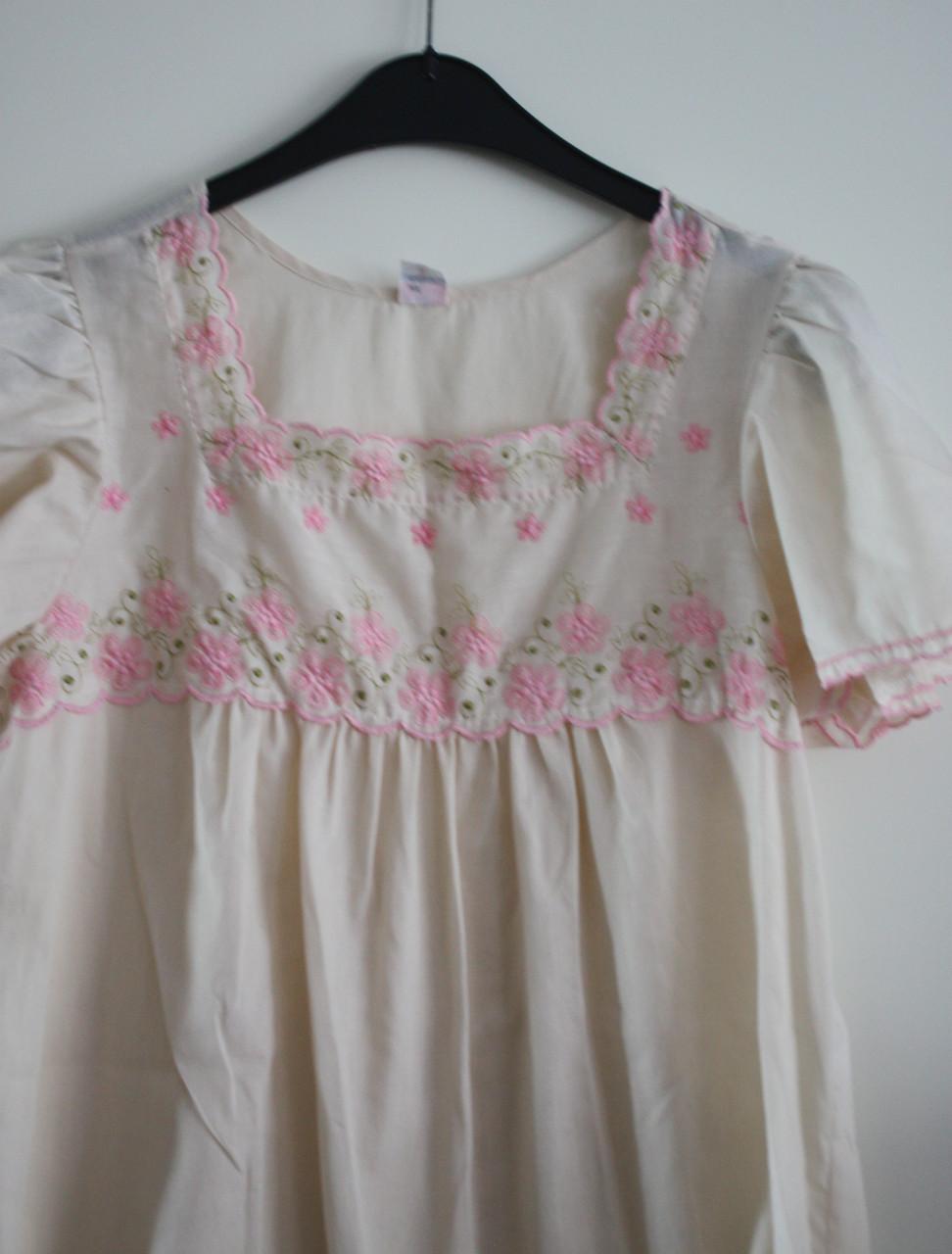 Nachthemd met geborduurde bloemen maat  42