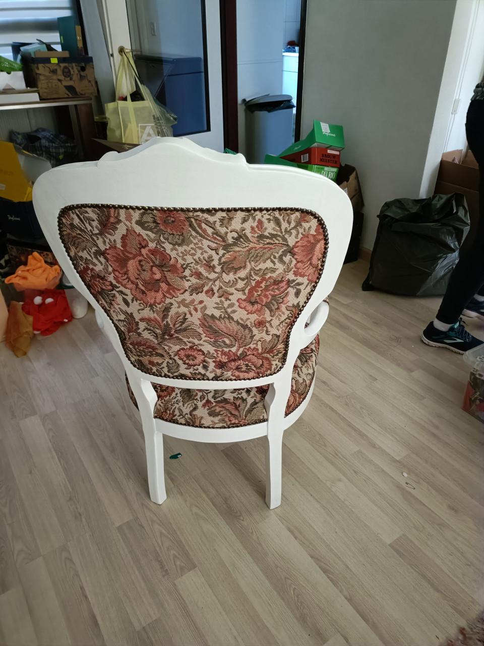 Roze tweepersoonsbankje. En 2 stoelen. Ook los van elkaar te koop