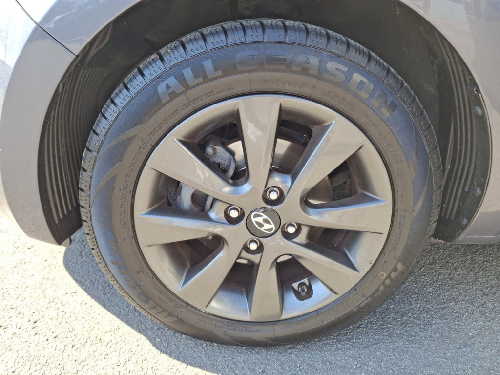 Hyundai I 20 1.2 hp i-motion 5-deurs | airco | trekhaak