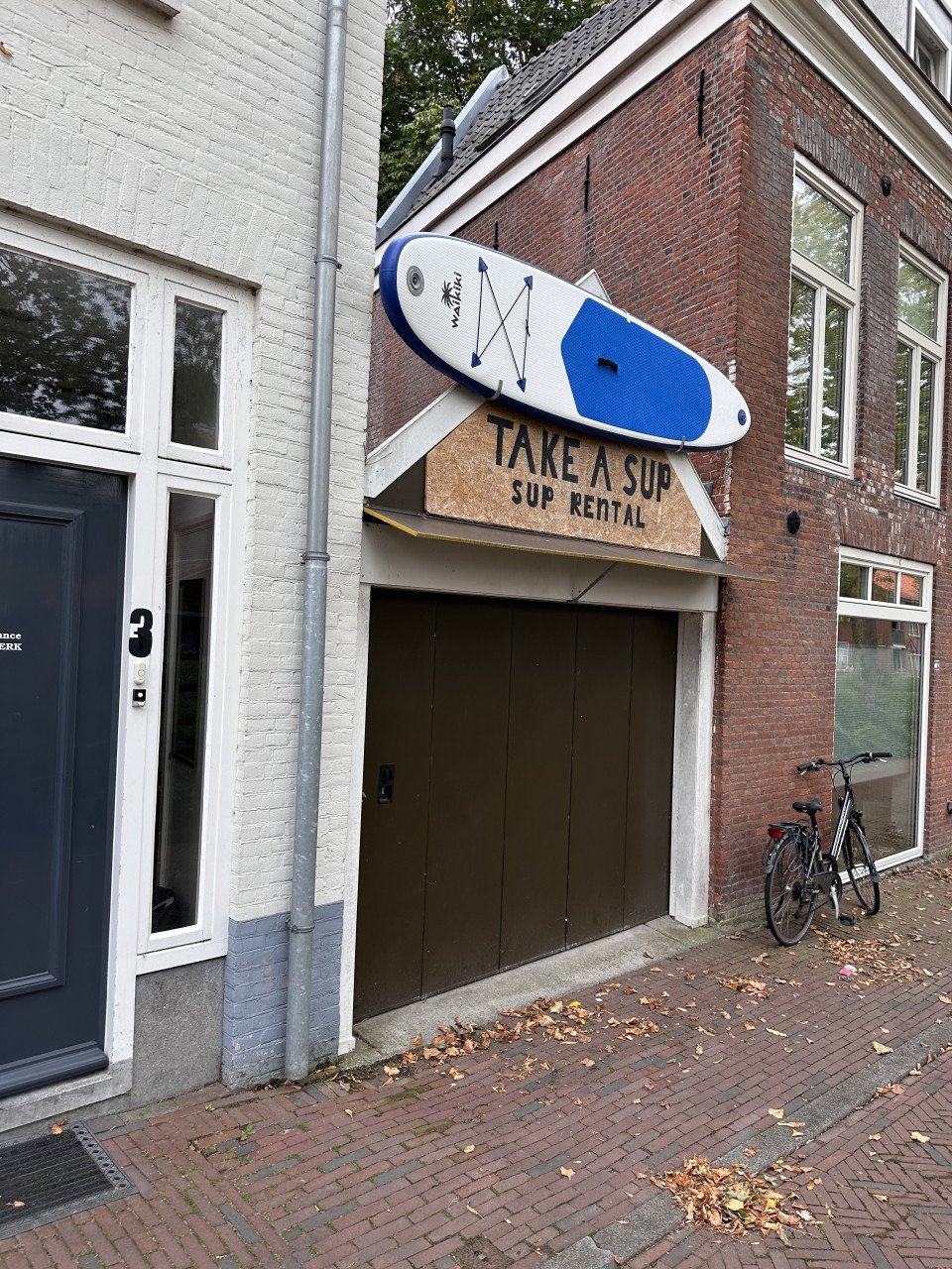 Te koop ruime garage centrum Middelburg met mogelijkheid tot wonen.