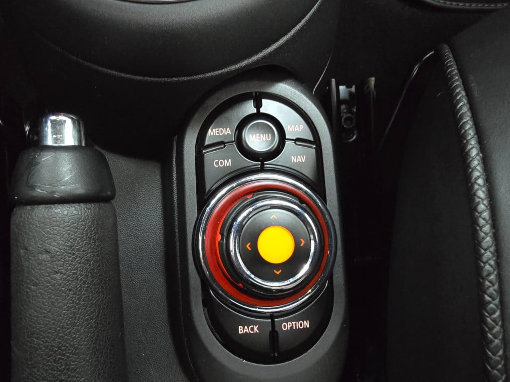 Mini Cooper mini occasion 2.0 automaat | 5 deurs en maar 1 van in nl | twee