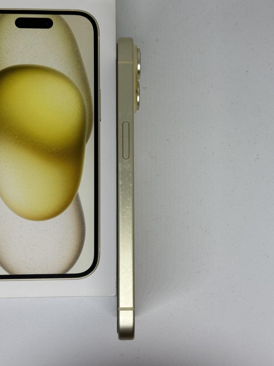 IPhone 15 geel 85% batterij