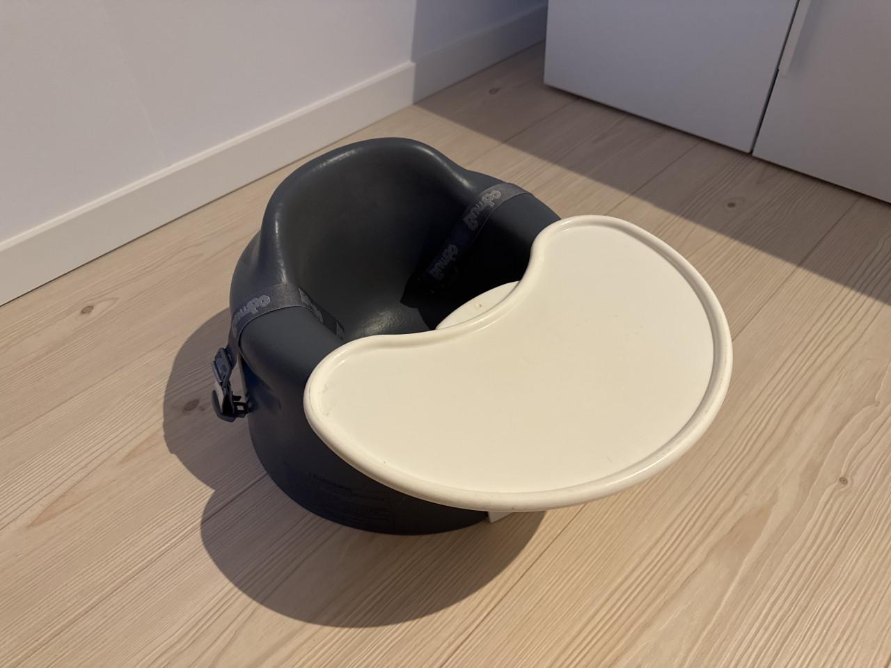 Bumbo Babyzit met riempjes & tafeltje