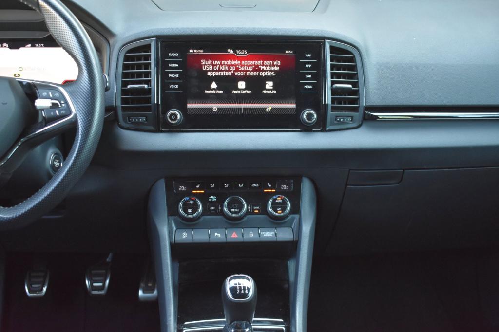 Skoda Karoq 1.5 tsi act sportline | camera | nap | stoelverwarming | apple 