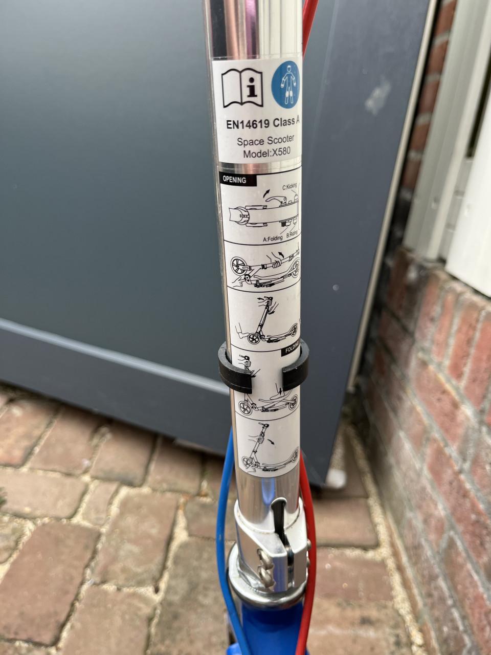 Space scooter blauw