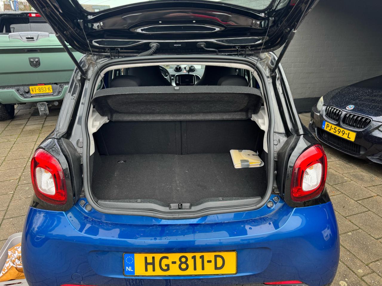 Smart Forfour 1.0. bwj2015 weinig kilometers