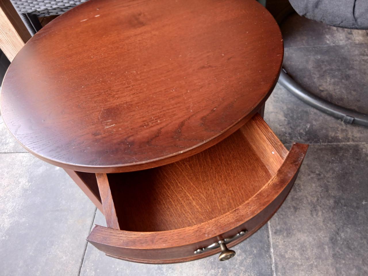 Bijzettafel eiken kersenkleur