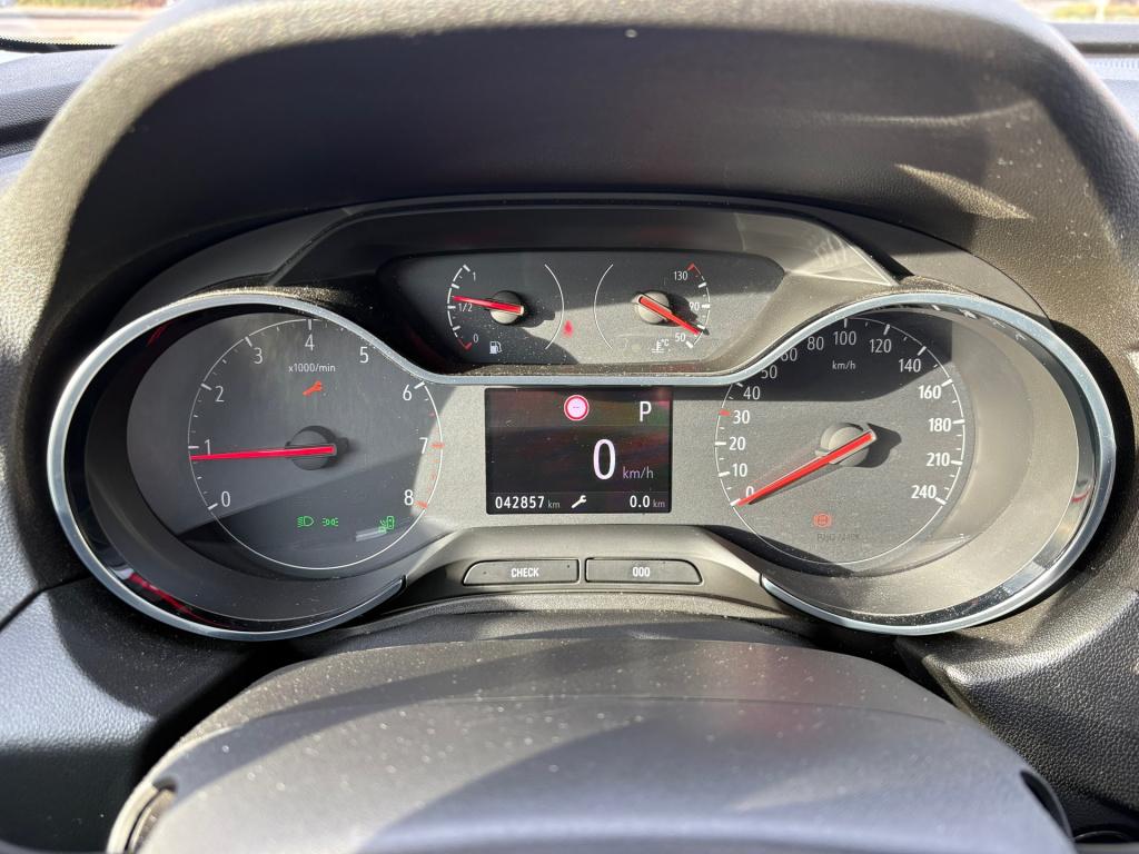 Opel Grandland X 1.2 turbo business executive