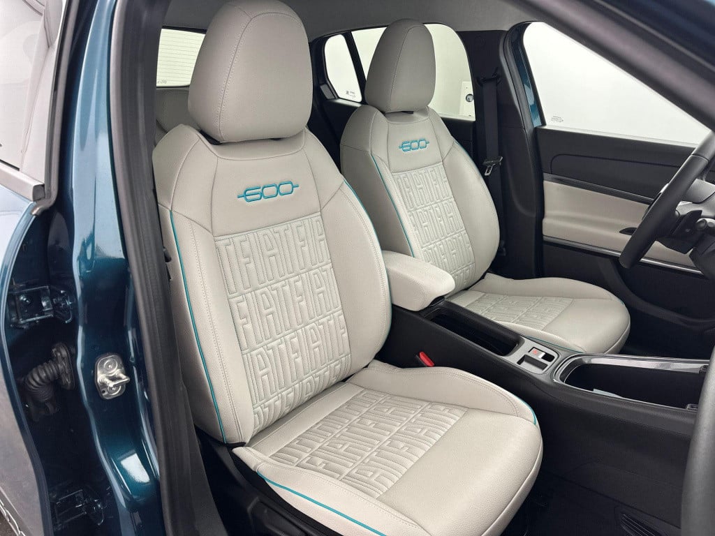 Fiat 600 1.2 hybrid la prima || van mossel vip voordeel || tot 8 jaar garan