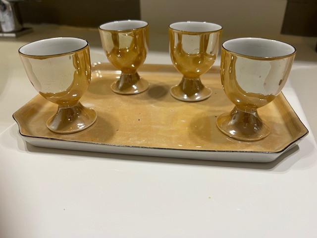 Eierdopjes met schaaltje