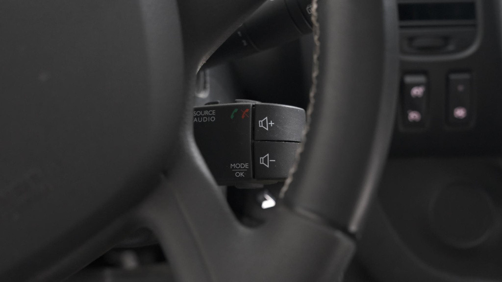 Renault Trafic 2.0 dci 170 t29 l2h1 dc comfort | navi | trekhaak | camera |