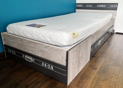 Complete kinderkamer voor jongens.