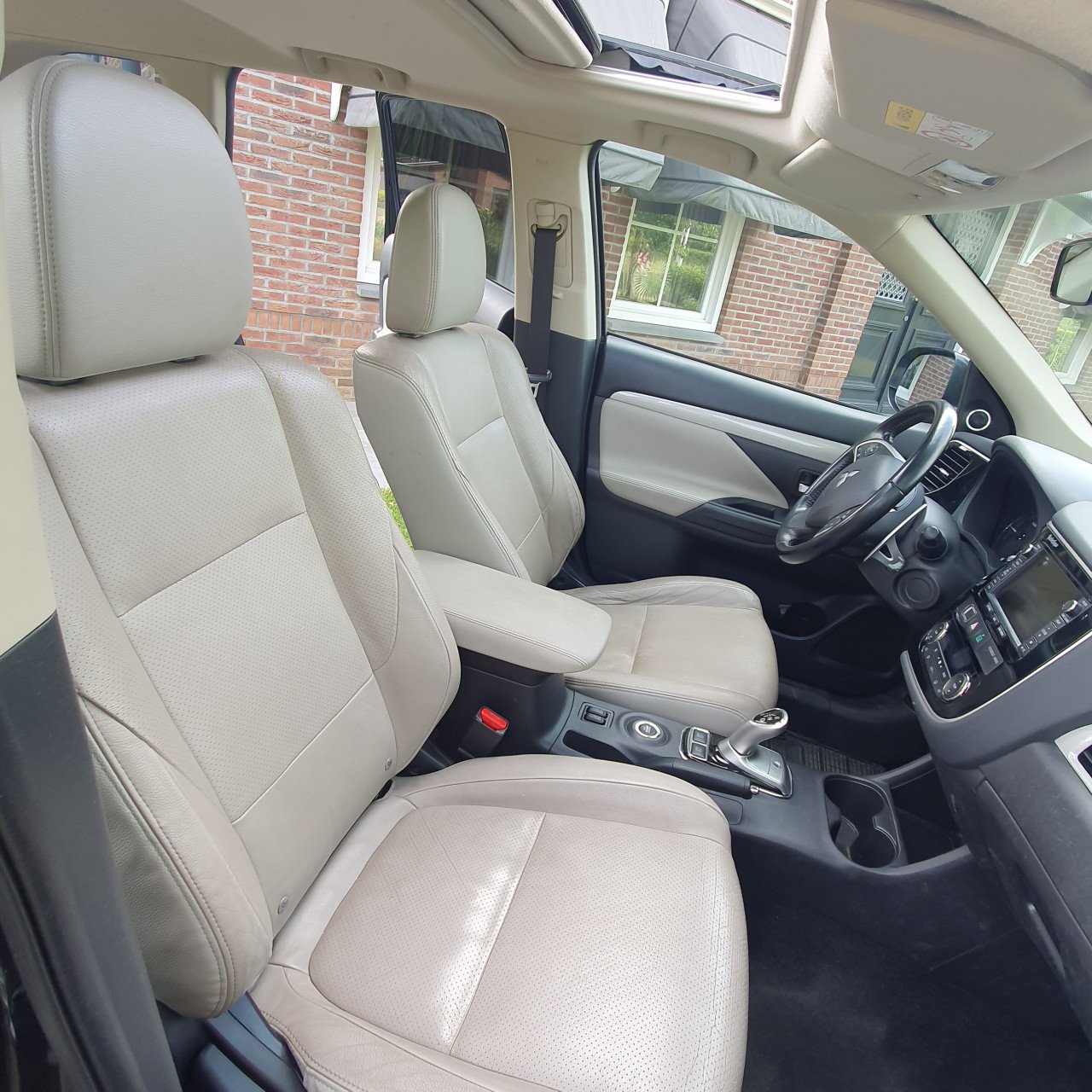 Mitsubishi Outlander Phev 7 zitter 4WD 7 persoons!