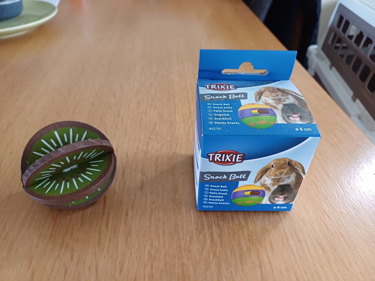 Vervoersbox en speeltjes, zgan en nieuw