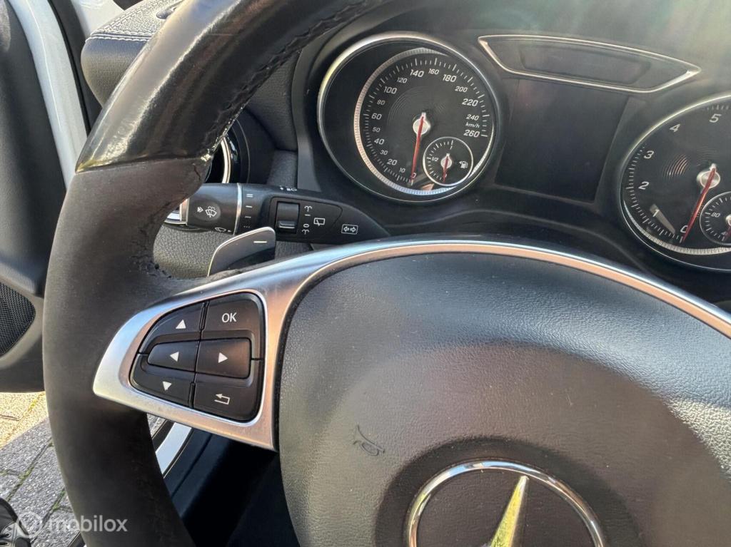 Mercedes-Benz Gla-klasse 200 premium plus amg edition