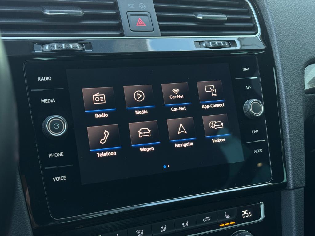 Volkswagen Golf 1.0 tsi join * virtual cockpit * navigatie * stoelverwarmin