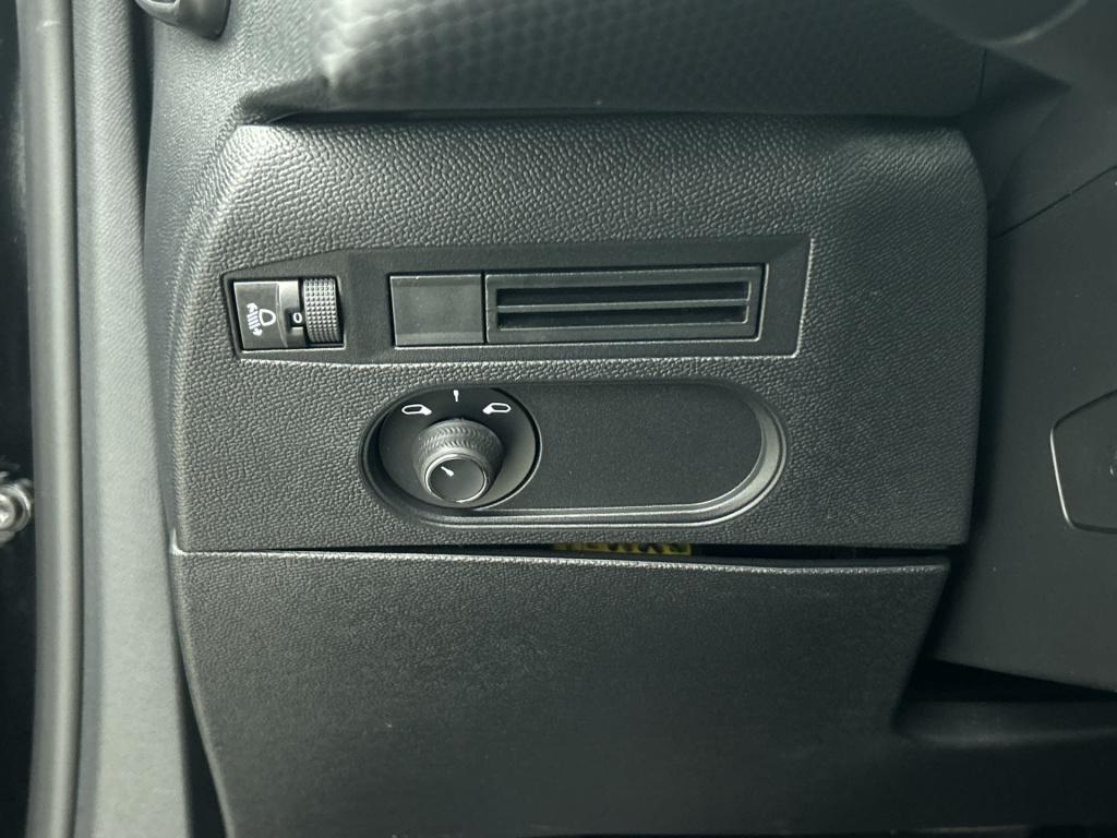 Ds Ds 3 hybrid 145 pk automaat ligne business | keyless entry | stoelverwar