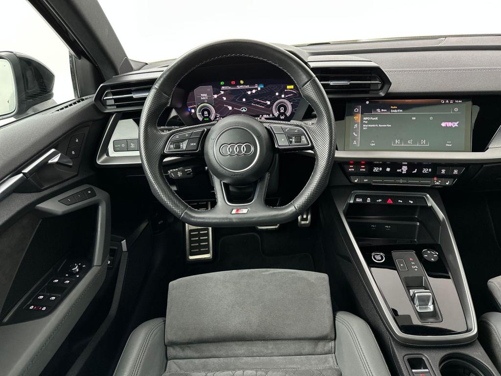 Audi A3 sportback 40 tfsi e advanced edition pano massage acc carplay s-lin