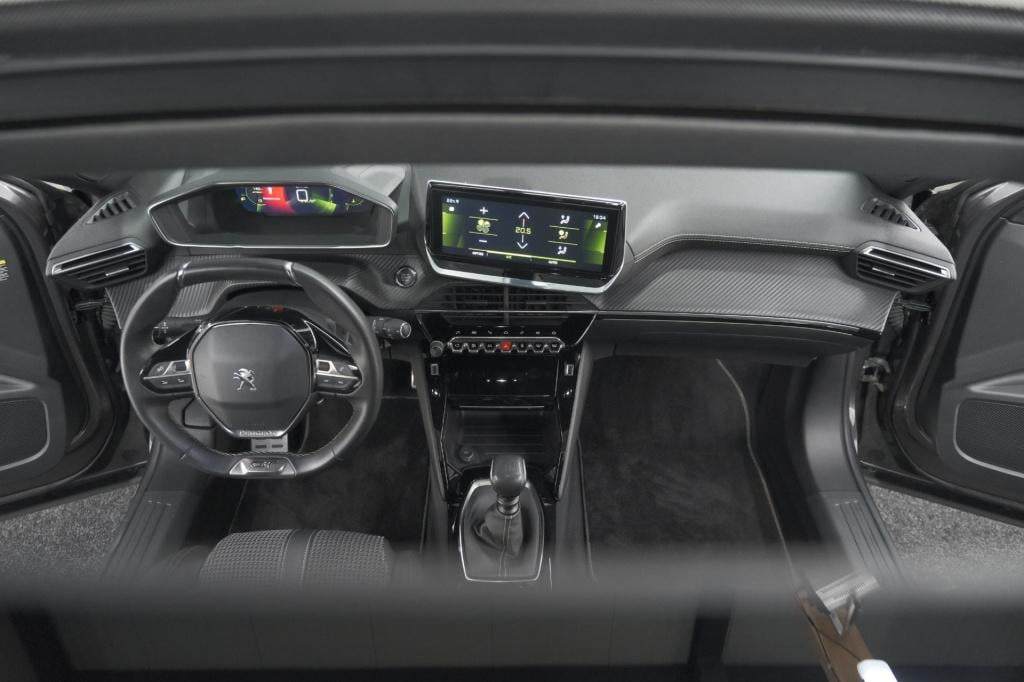 Peugeot 2008 puretech 130 gt | panoramadak | afneembare trekhaak | adaptiev