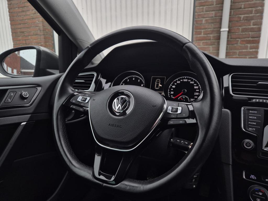 Volkswagen Golf 1.4 tsi highline / 5-deurs / massagestoel / cruisecontrol /