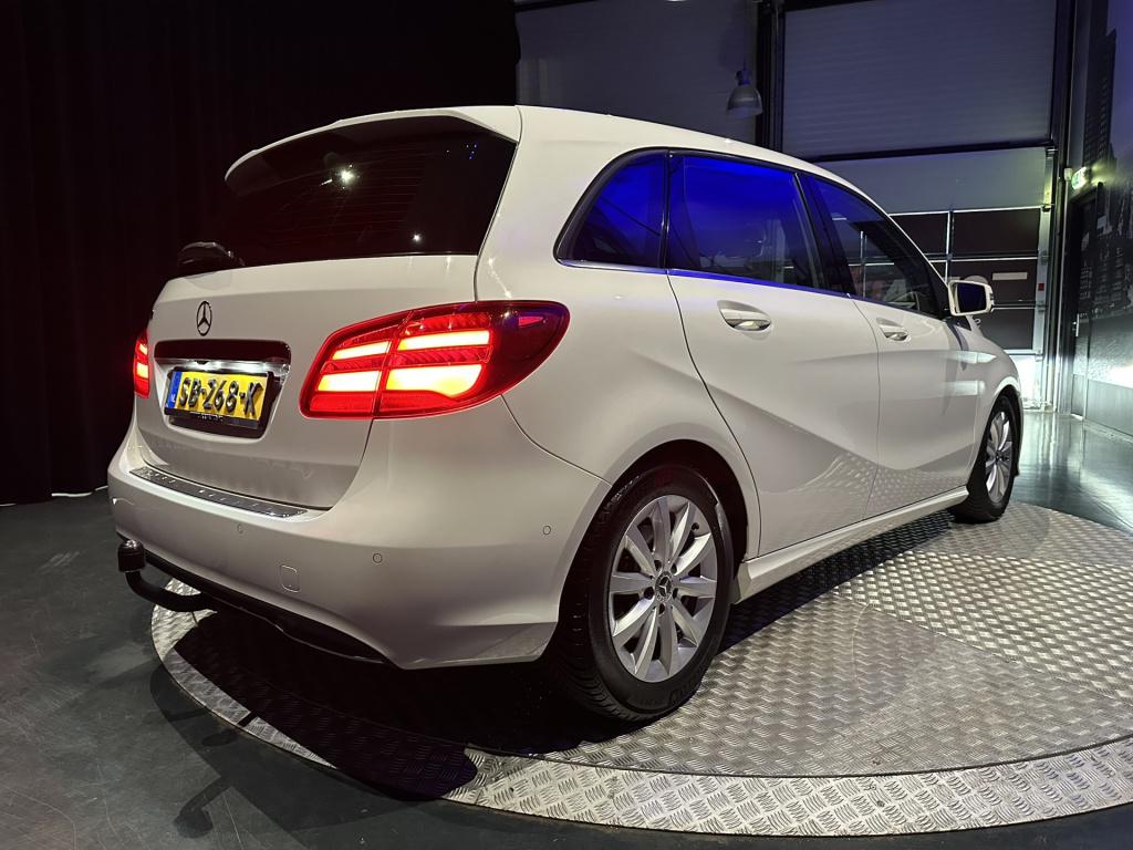 Mercedes-Benz B-Klasse 180 *nl-auto*camera*trekhaak*led*navi*