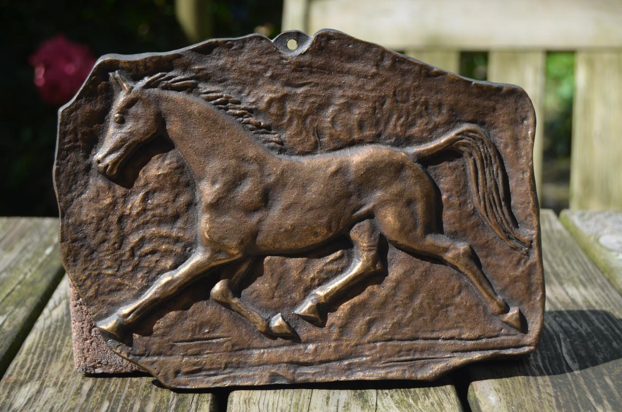 Plaquette van een dravend paard, mooie kwaliteit!