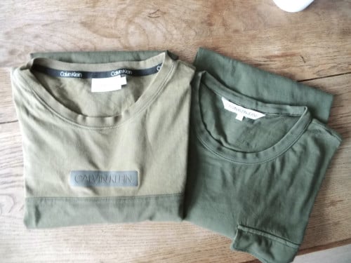 2 T-Shirts van Calvin Klein maat L.
