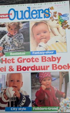 Brei en borduurboek voor baby