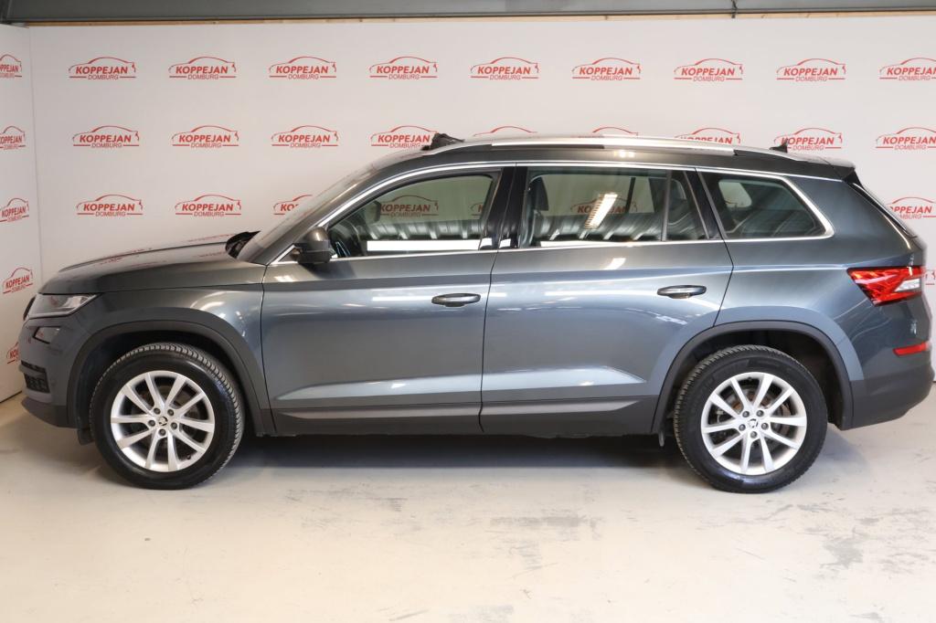 Skoda Kodiaq 1.5 tsi business edition nl auto, trekhaak, stoel en stuur ver