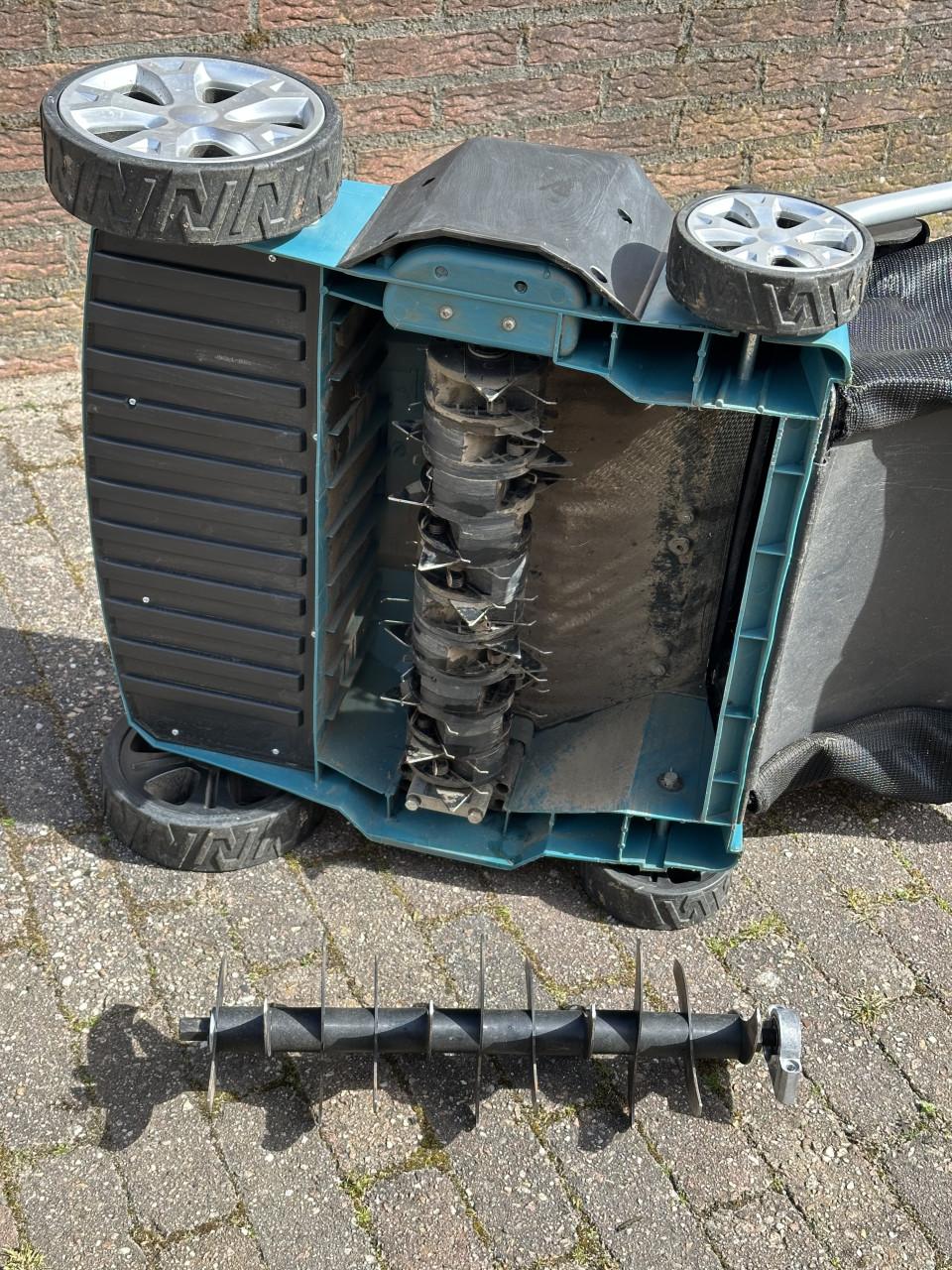 Makita Verticuteermachine