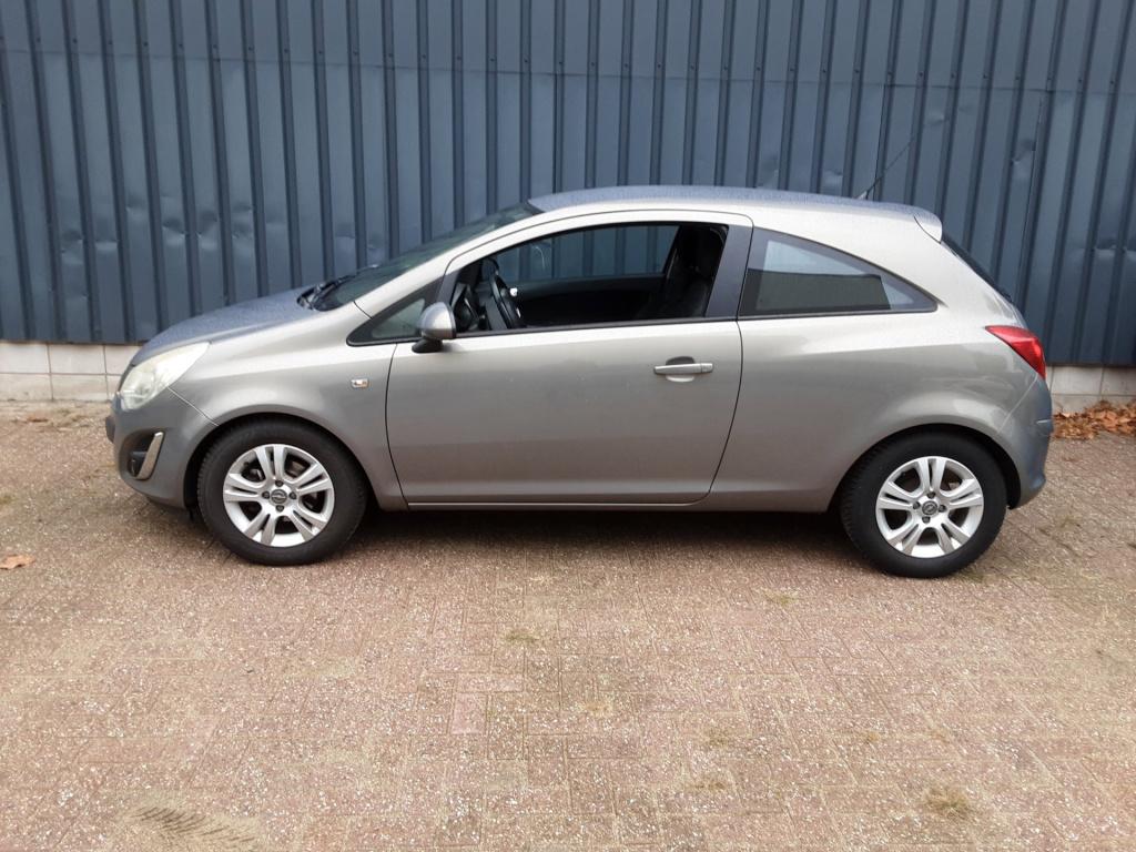 Opel Corsa 1.2-16v cosmo