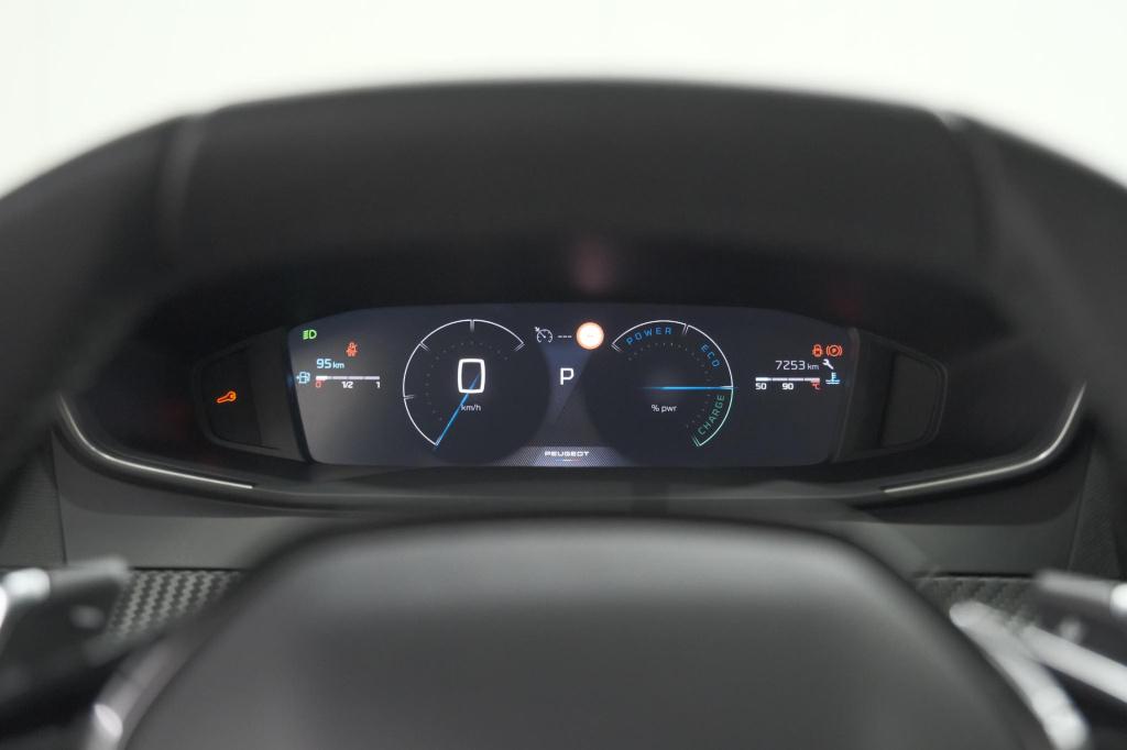 Peugeot 208 1.2 hybrid 110 e-dcs6 allure | apple carplay | parkeersensoren 