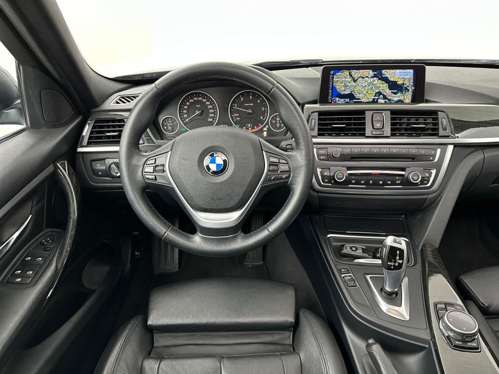 BMW 3-serie touring 320d high executive pano leder automaat