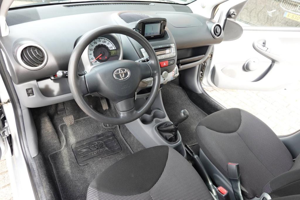 Toyota Aygo 1.0-12v comfort navigator