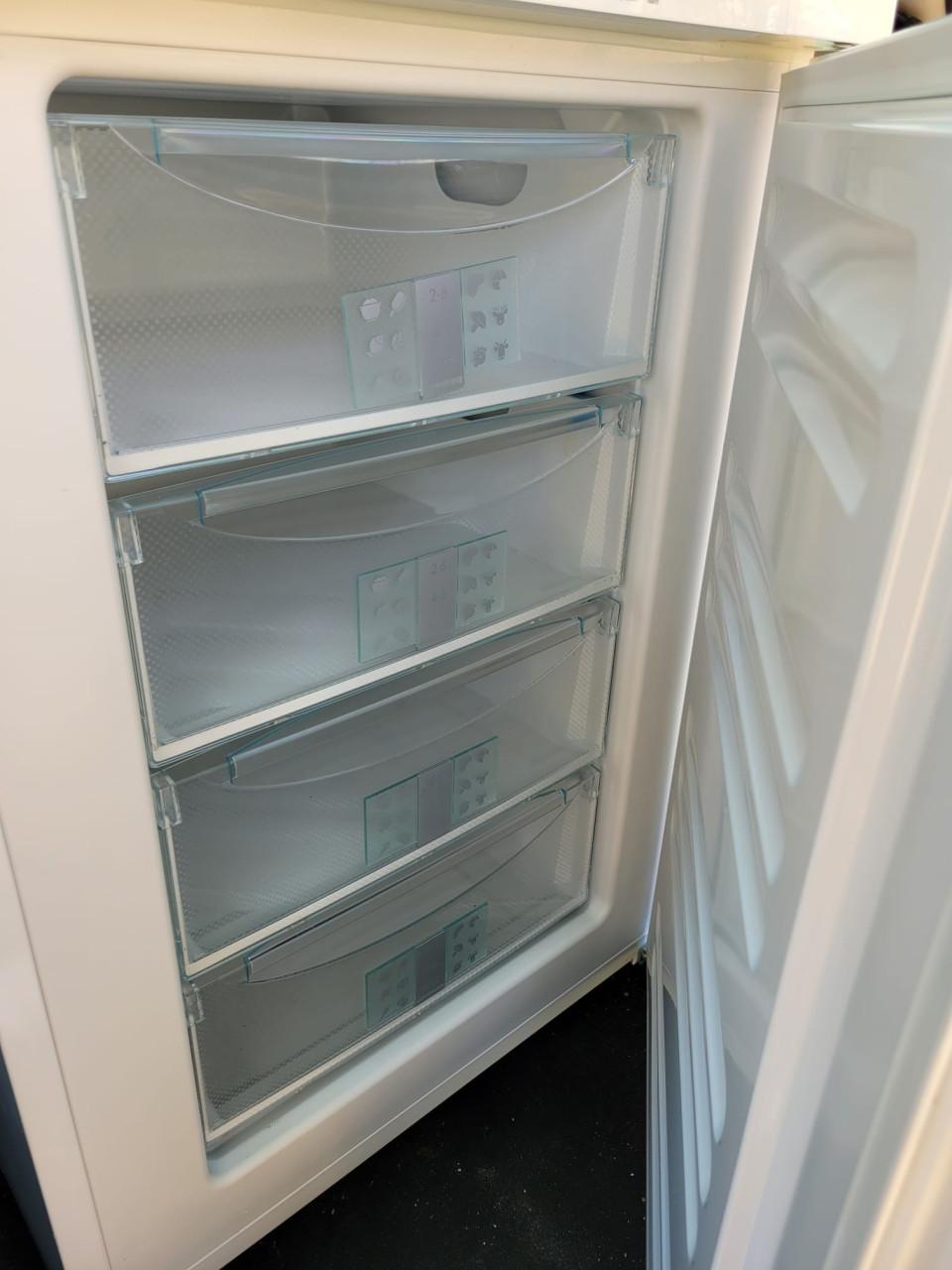 Liebherr tafelmodel vriezer 4 lades als nieuw