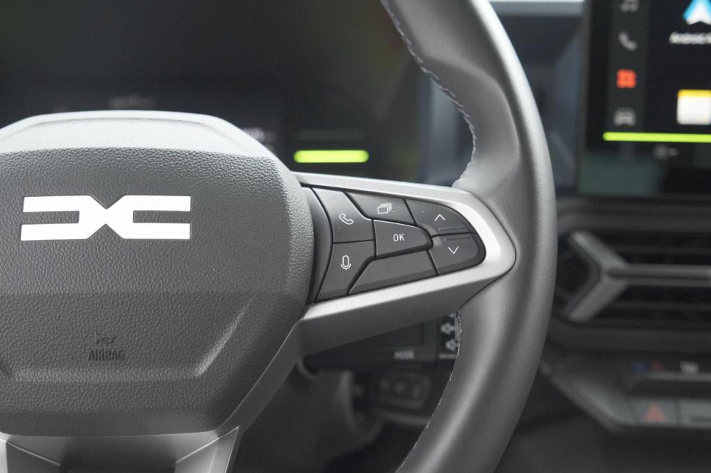 Dacia Duster mild hybrid 130 expression | camera | stoelverwarming | apple 
