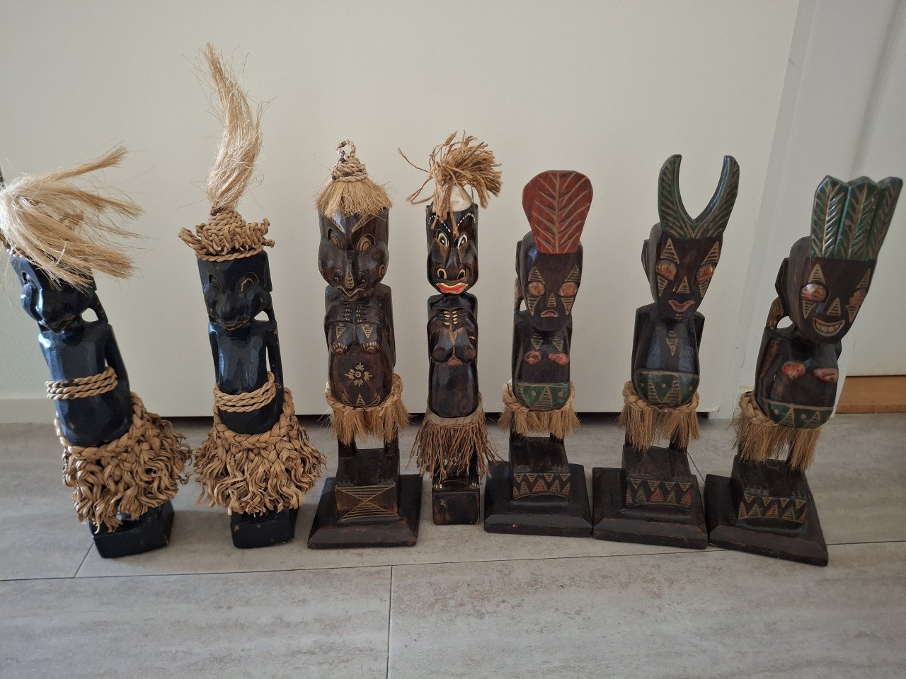 Houtsnijwerk: 15 stuks
