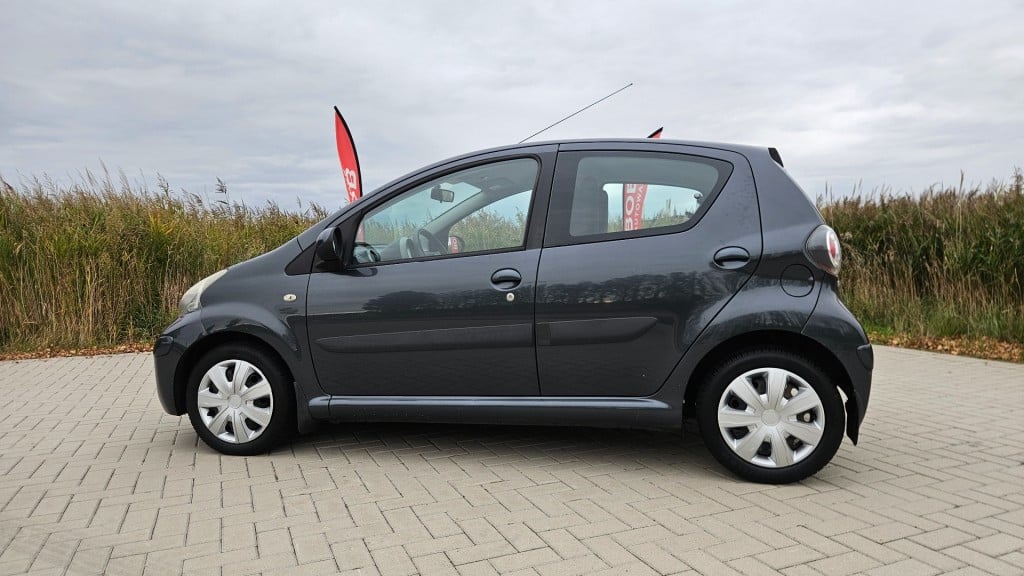 Toyota Aygo 1.0-12v comfort 5drs nl auto / nap