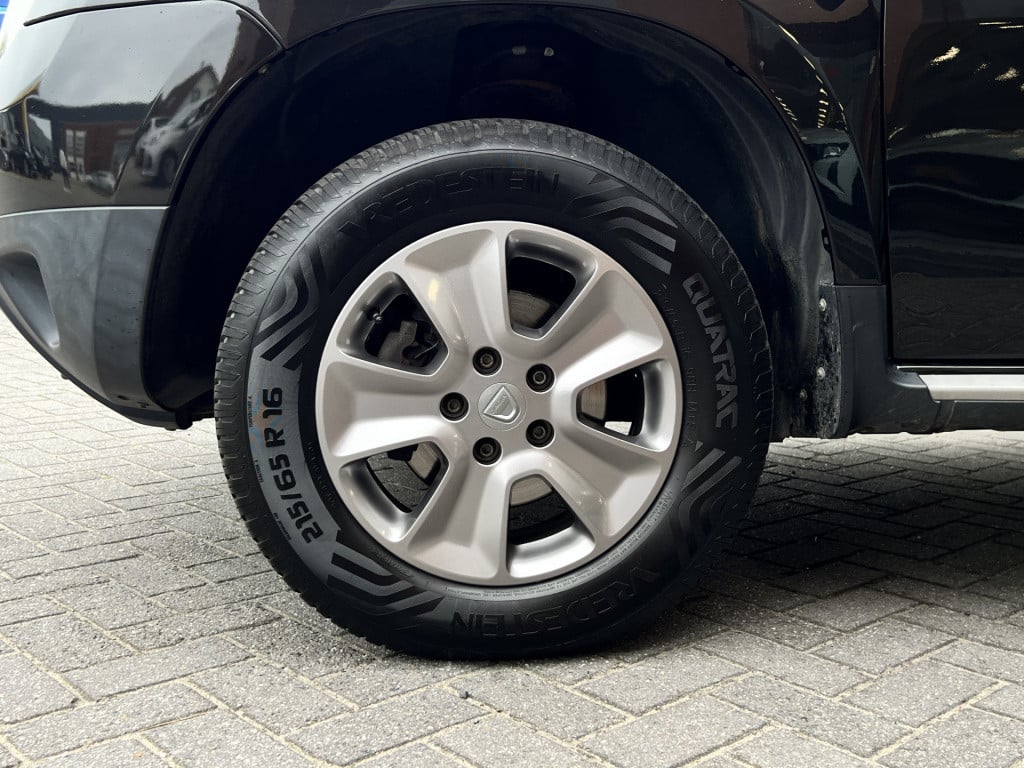 Dacia Duster 1.2 tce 4x2 lauréate | airco | cruise control | trekhaak