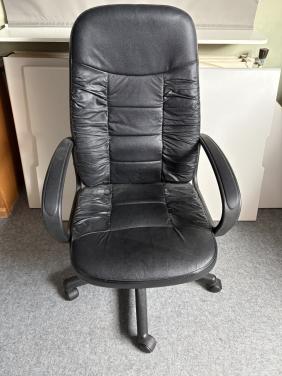 Bureau met bureaustoel