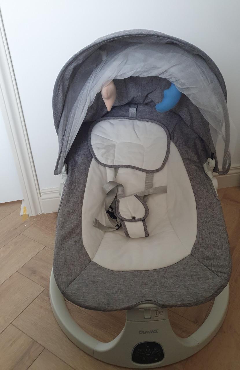 Oemmie elektrische baby wipstoel | muziek | gebruikt